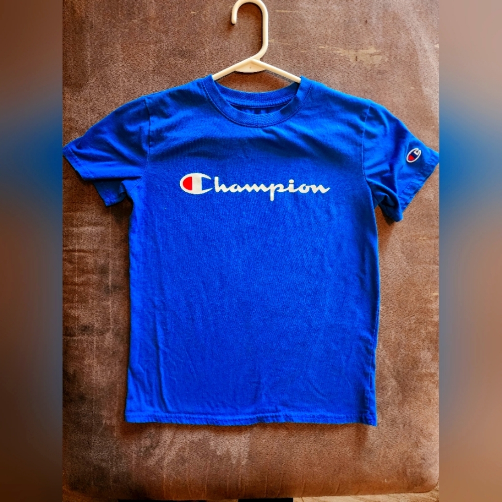 Blue champion t shirt